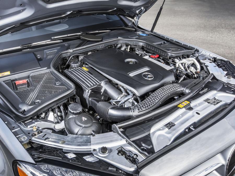  Mercedes-Benz C300 4Matic AMG Line 2015 года  (US) (фото 22 из 23)